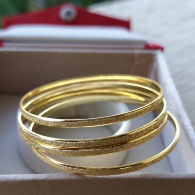 Foaming 4 pc bangle