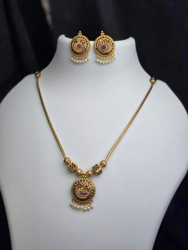 Premium quality kemp necklace 