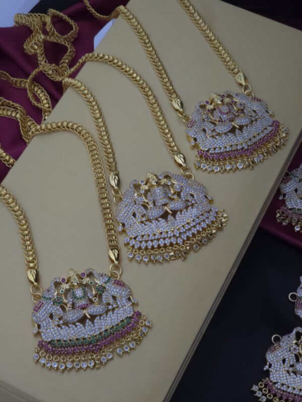 -impon dollar chain