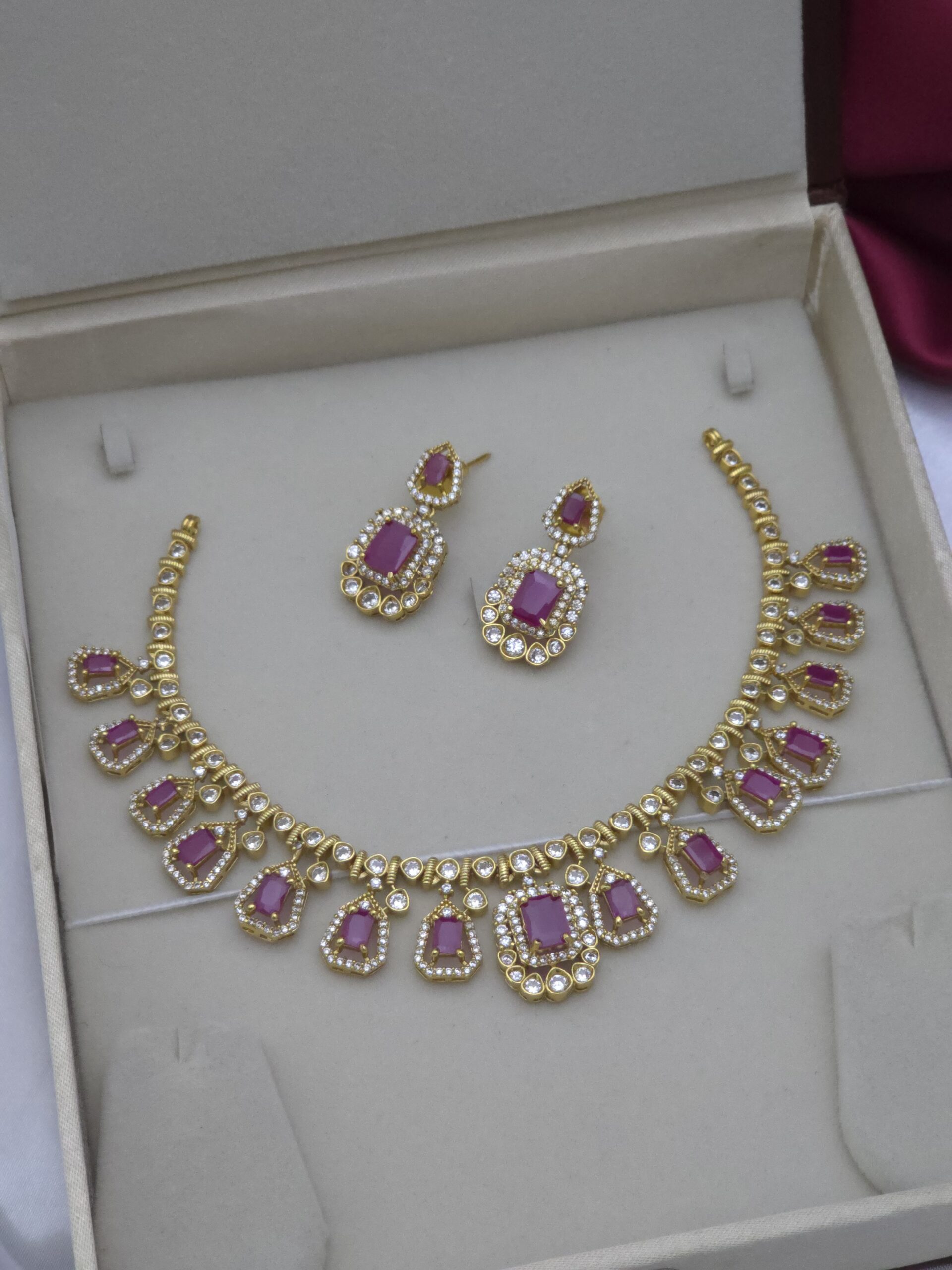 Premium Quality Necklace with stud