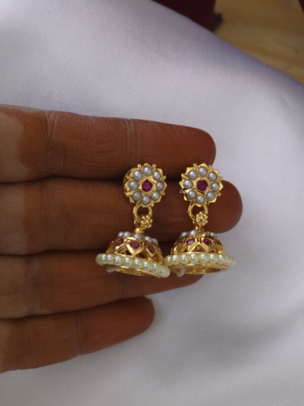 Premium gold look foaming pearl earing