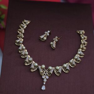 Premium ad necklace comes pearl drops 