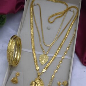 Premium foaming 5 in  1 combo comes bangle