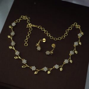 Premium ad diamond look necklace