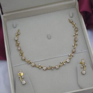 Premium diamond look necklace