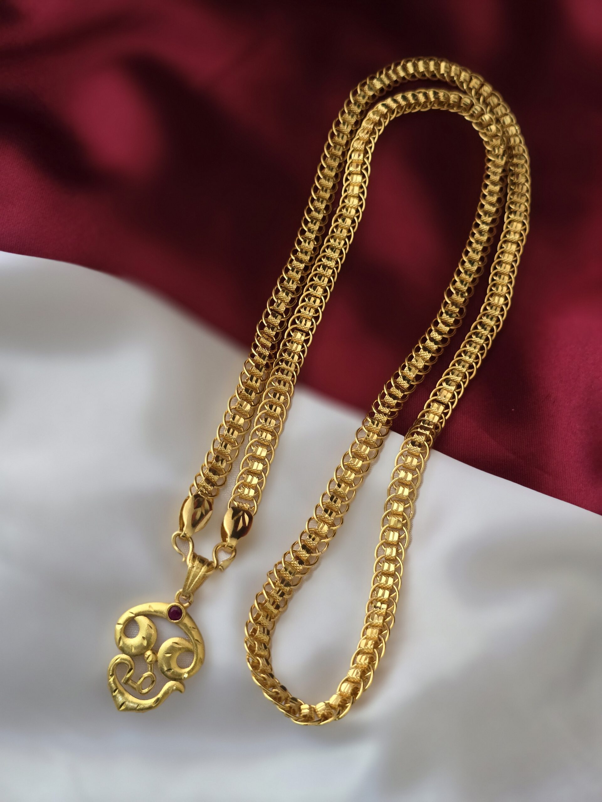 Premium foaming 28 inches ruby om dollar comes ring chain