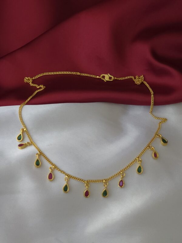 Premium  foaming ruby green hanging chain