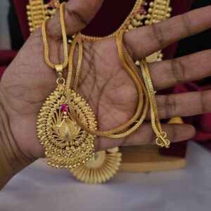 foaming peacock 32 inches dollar chain