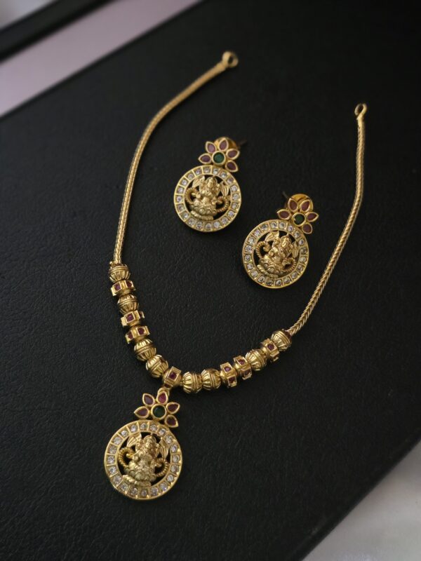 Premium ad nagas necklace with stud