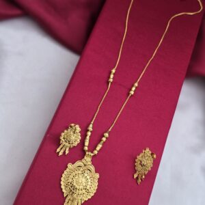 Premium Leaf Necklace with stud comes 24 inches