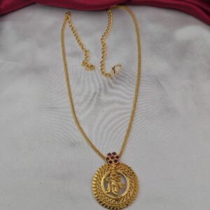 Premium foaming neckwear