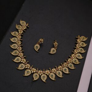 Premium mat ad kemp mango pattern necklace with stud