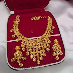   Premium foaming turkish choker with stud