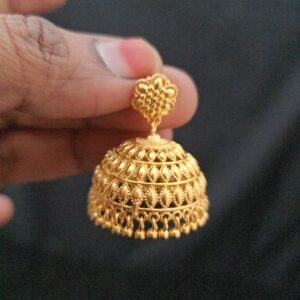 – Premium foaming big jhumnka