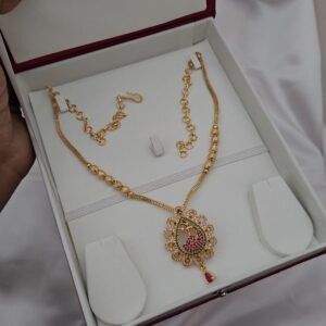 Premium ad Peacock foaming necklace