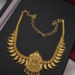 Premium foaming nagas necklace comes real gold tone