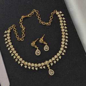 Premium  AD Matt necklace comes small drops