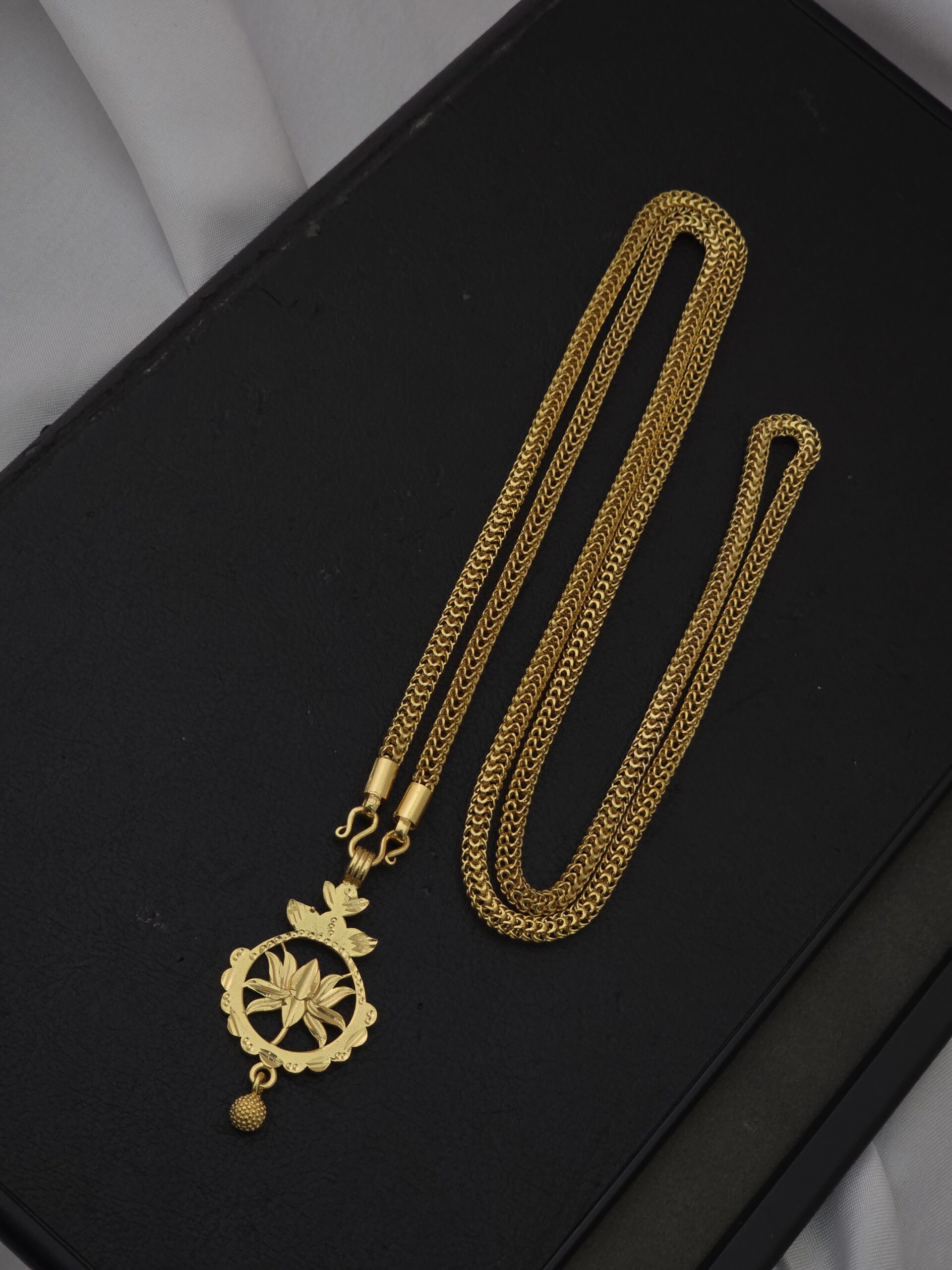One day offer 32 inches dollar chain