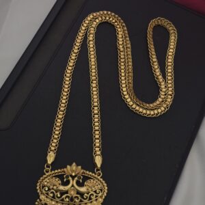 Premium foaming 32inch peacock dollar chain