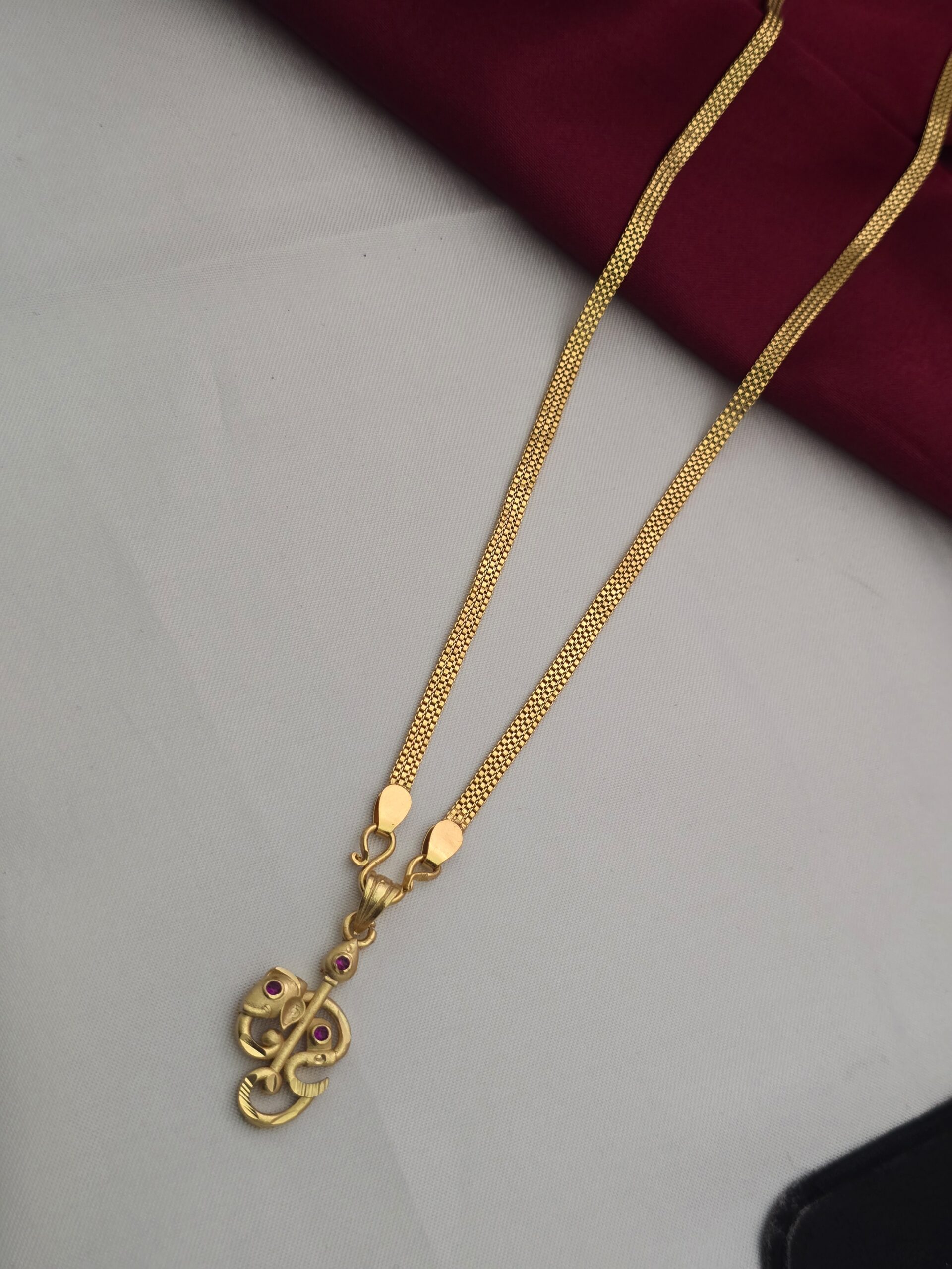 one day offer Premium foaming 18 inch Murugar dollar chain
