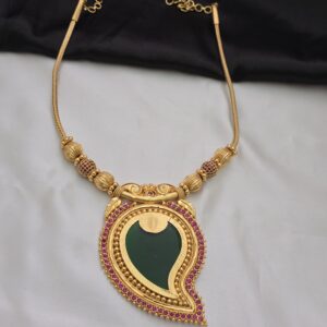 Premium foaming palak necklace