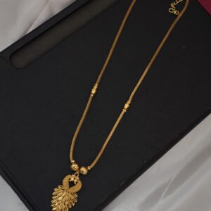  Premium Foaming plain peacock necklace