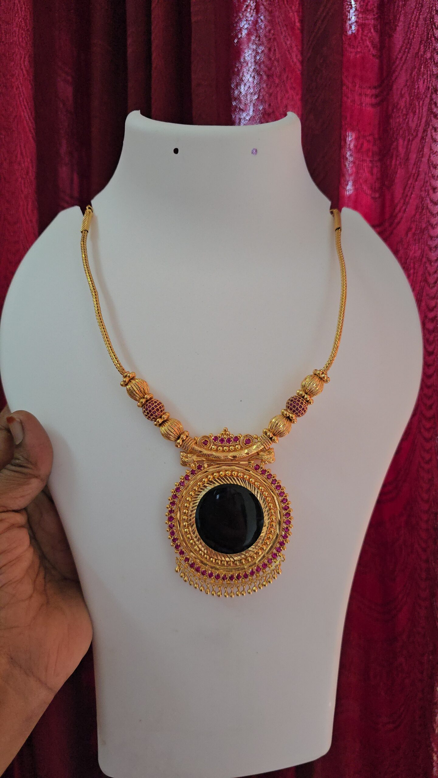 Premium foaming palak necklace