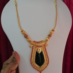 Premium foaming palak necklace
