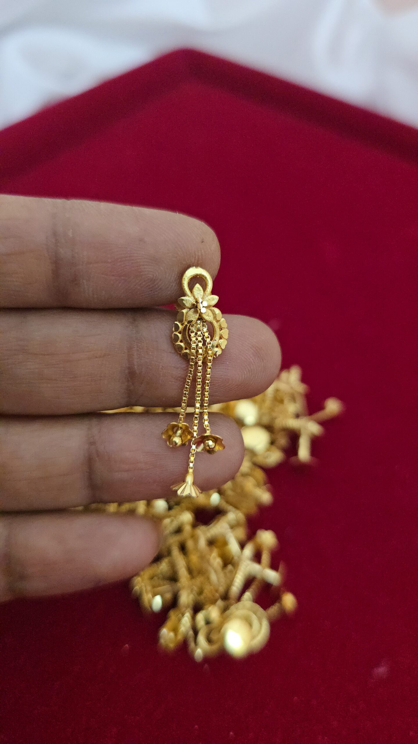 Premium Foaming plain peacock chain drops earing