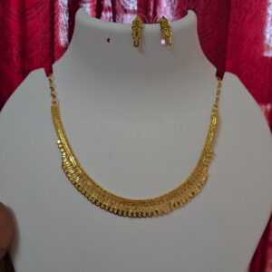  Premium quality foaming necklace with stud 