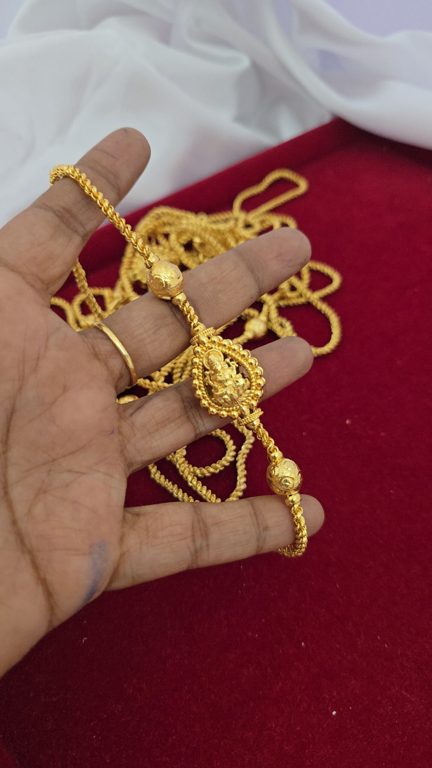 Premium foaming reversible lakshmi mugappu chain