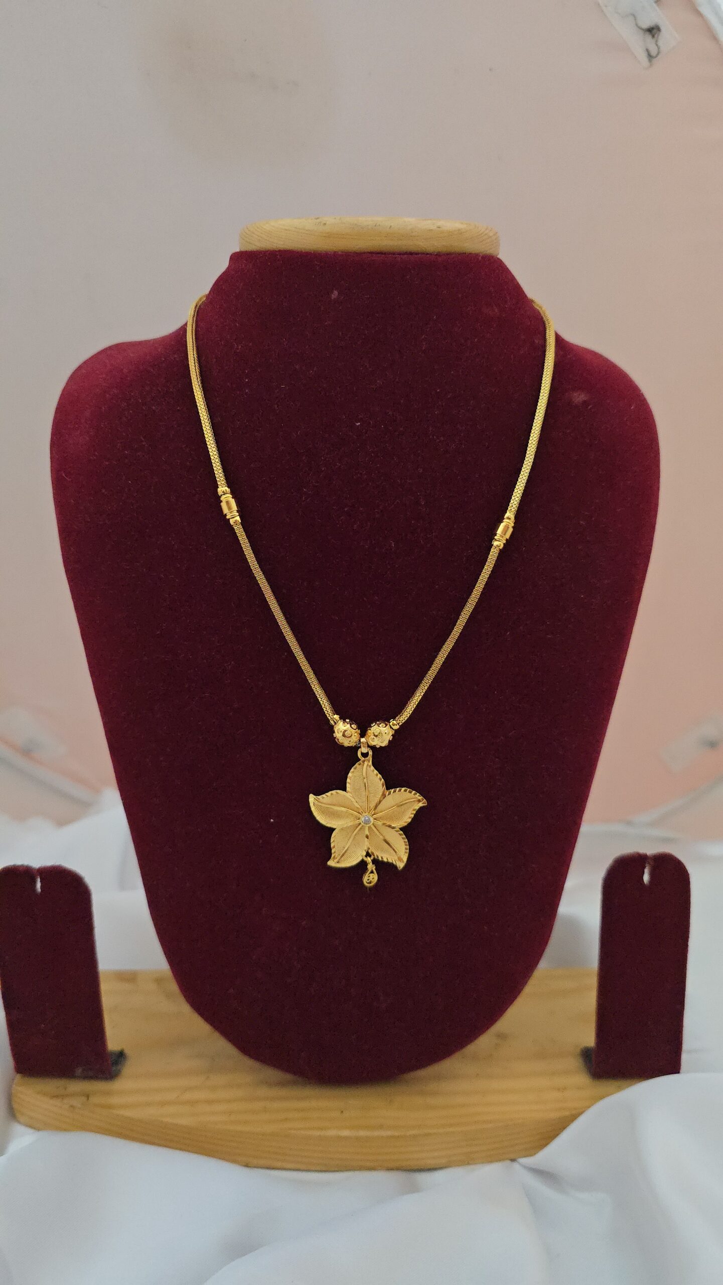 Premium foaming AD stone necklace