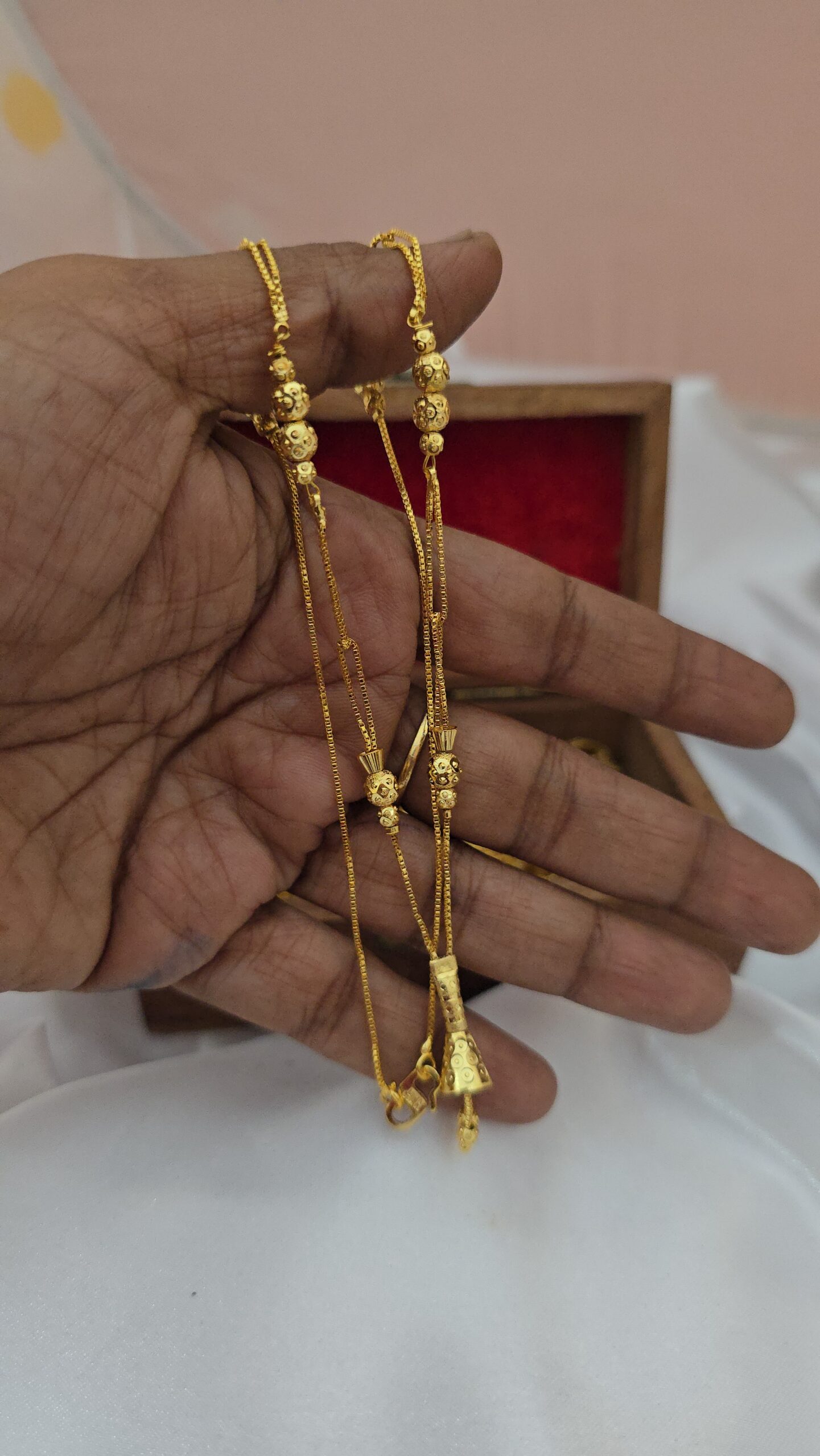 Premium foaming single line necklace