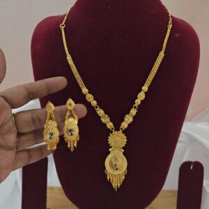  Premium foaming  enamel peacock necklace with stud 