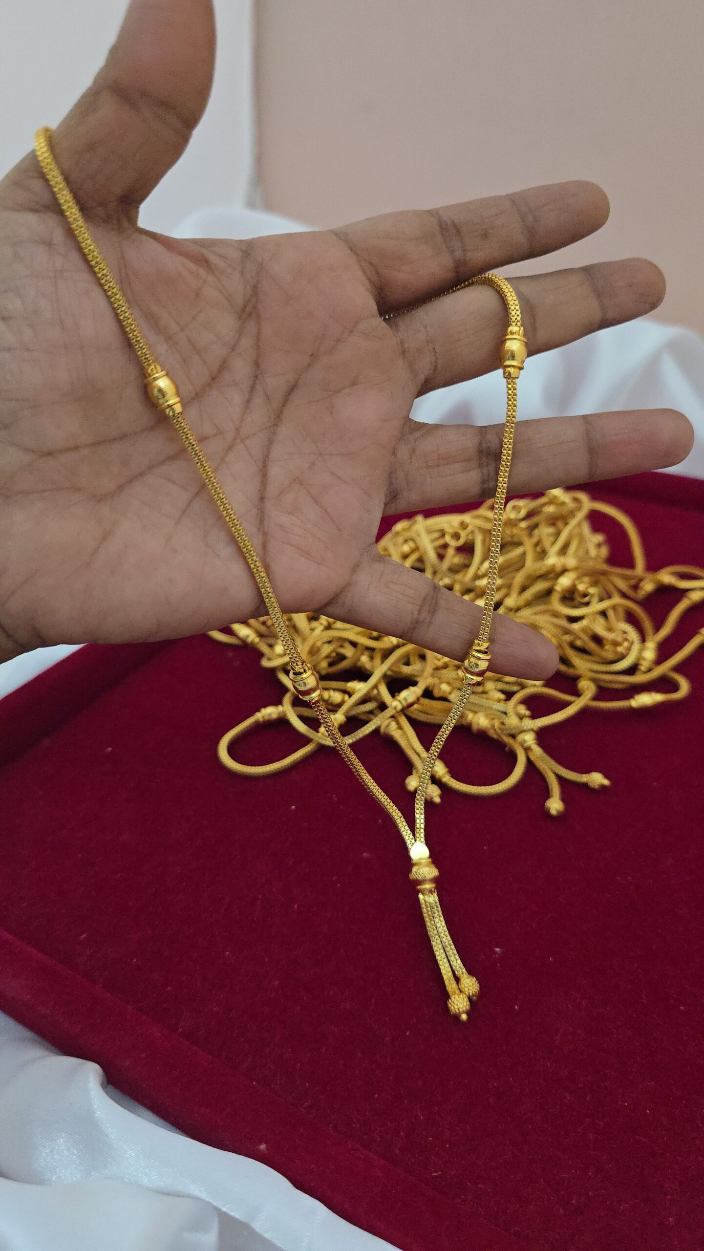 Premium foaming plain necklace