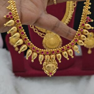 Premium foaming ad stone necklace