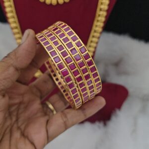 Premium foaming Ruby uncut bangle 