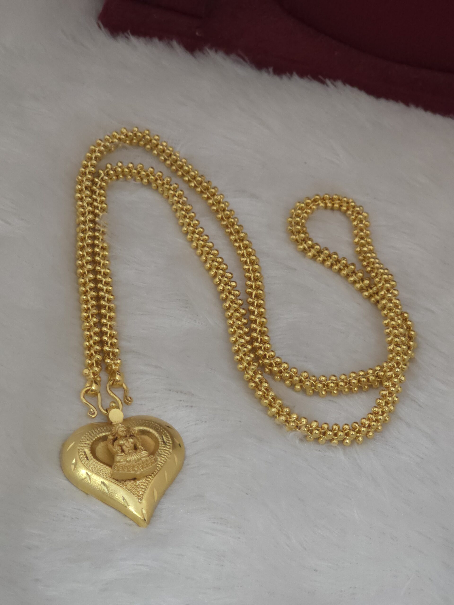 Premium foaming 28 inch lakshmi dollar chain