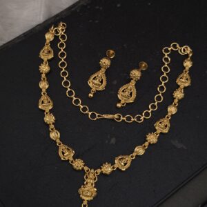 Premium foaming lakshmi necklace with earings 