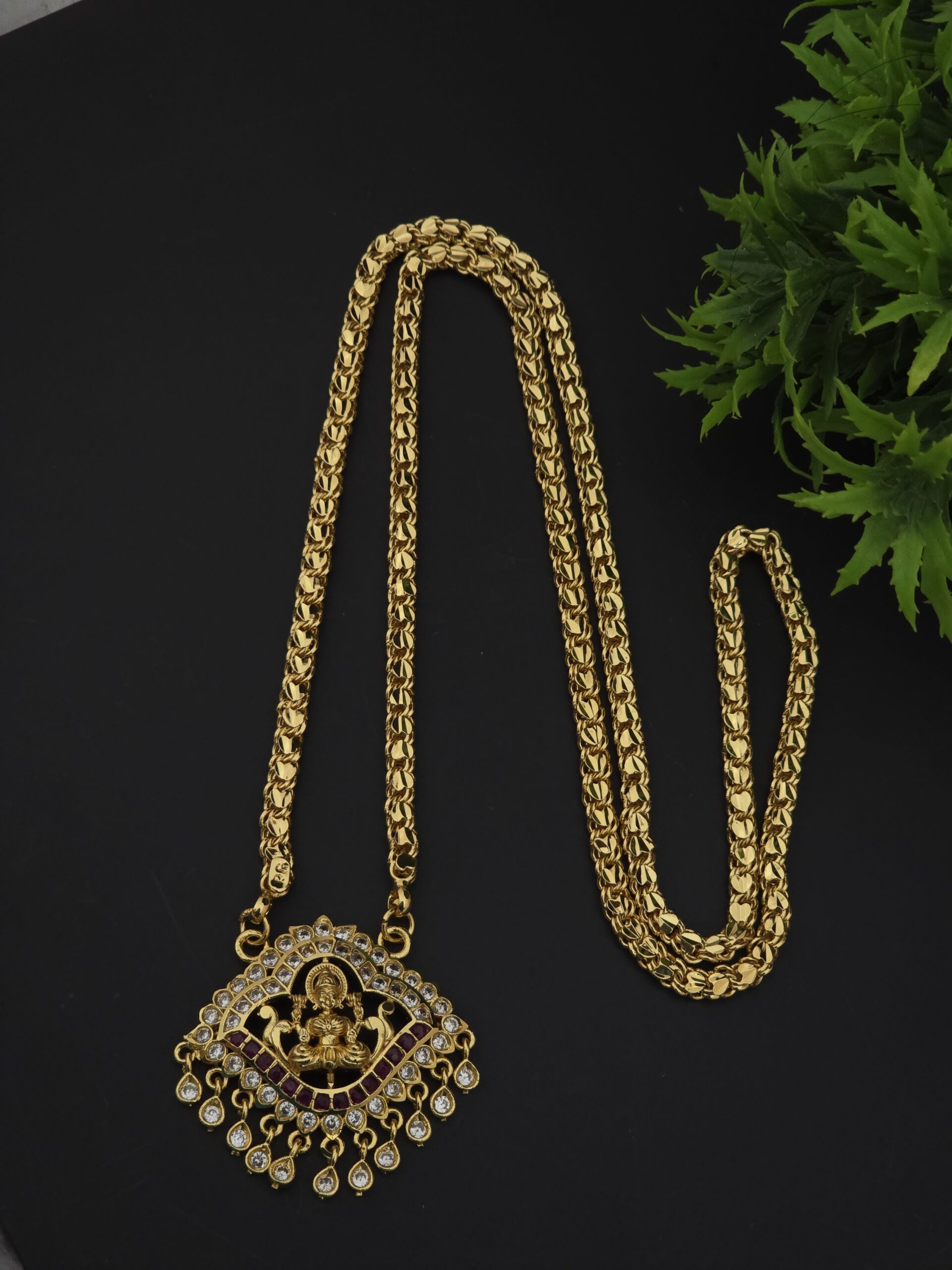 premium foaming 28 inch lakshmi dollar chain
