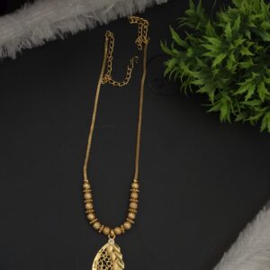 premium foaming leaf necklace 
