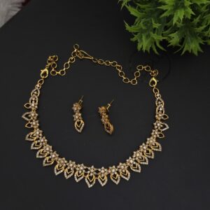 Premium matt leaf pattern diamond replica necklace with earings 