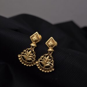 Premium foaming leaf type stud 