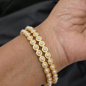 Premium foaming getty pearl bangle 