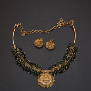Premium quality antique necklace comes with emerald beads with stud