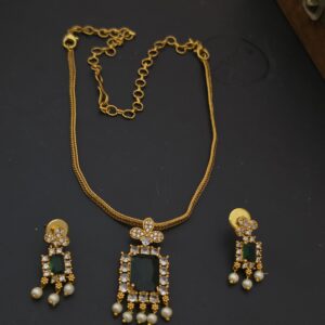 Premium mat ad stone emerald necklace 