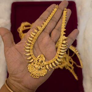 Premium foaming lakshmi goddess plain necklce real gold tone summer special mega sale!!!!