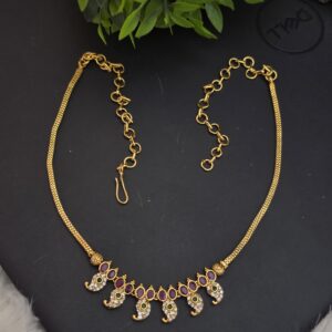 Premium foaming ad green stone mango necklace 