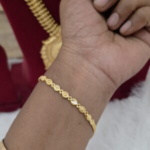 Premium foaming bracelet