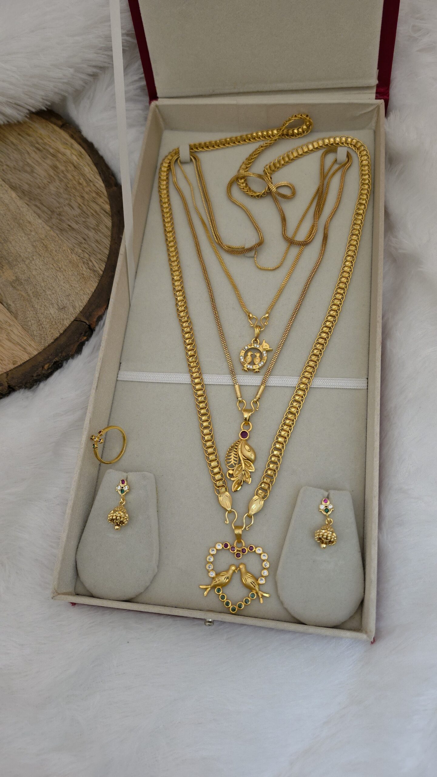 Premium foaming birds combo28 inches dollar chain ,28 inche dollar chain ,18 inches dollar chain,1 jhumka ,1 ring ,1 bracelet